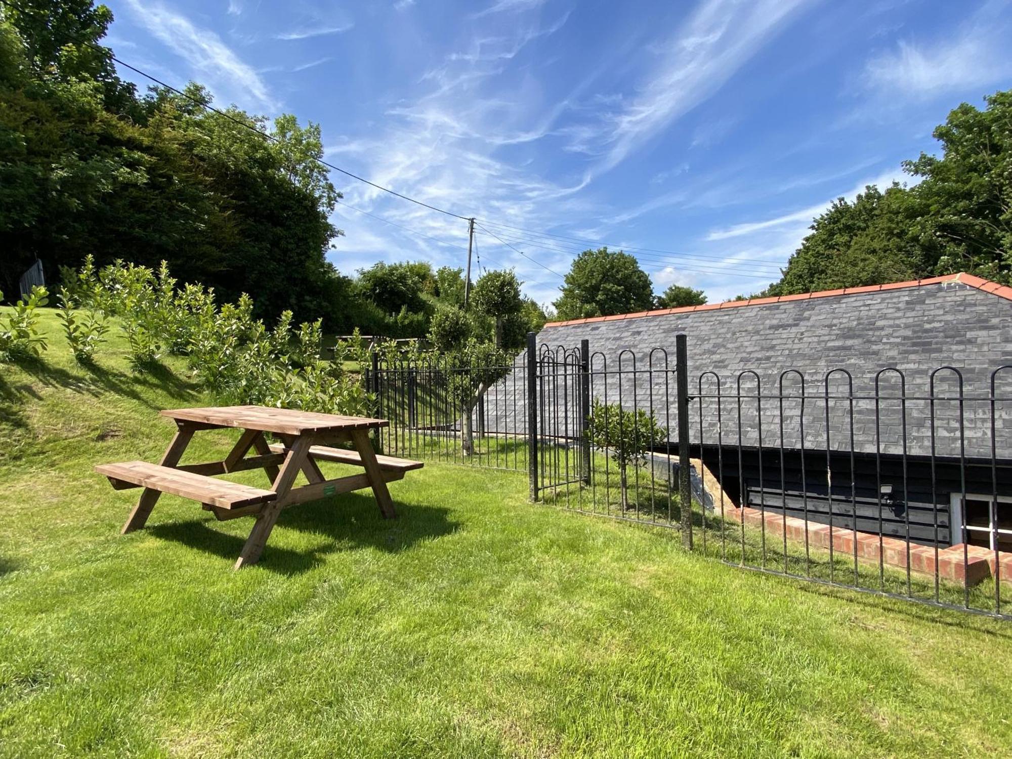 The Lydden Bell Bed & Breakfast Exterior photo